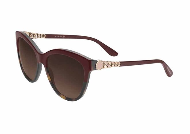 20 | Óculos em acetato com metal e esmalte, €250, Bulgari 