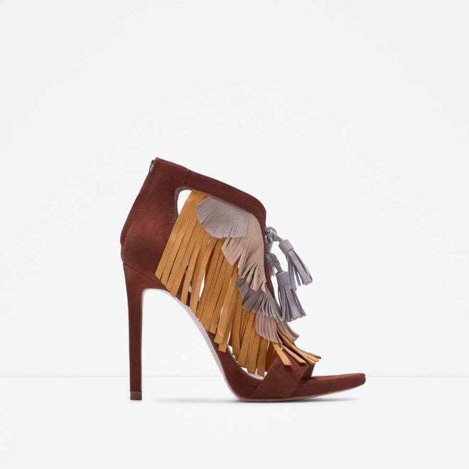 20 | Sandálias em camurça, €59,95, Zara