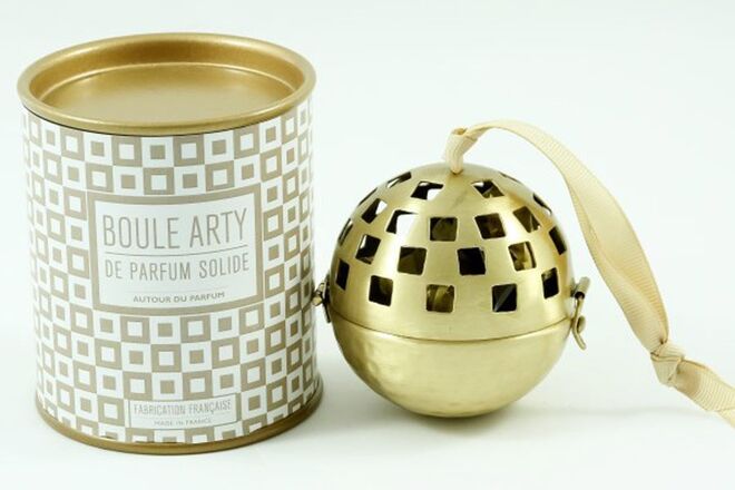 AUTOUR DU PARFUM na LOJA DAS MEIAS