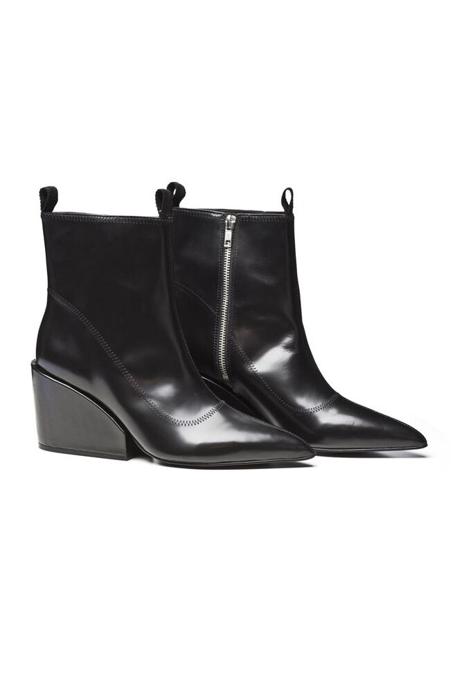 Cheap Monday (preço sob consulta)