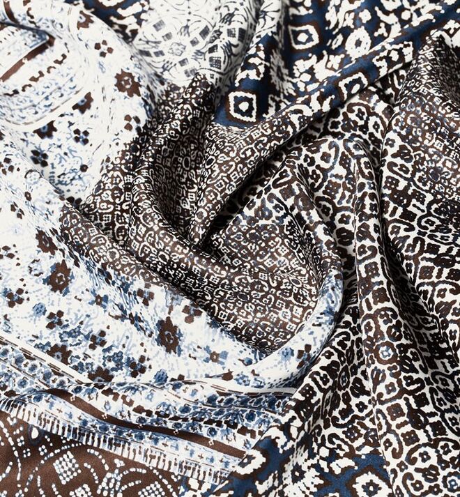 Lenço Massimo Dutti, €39,95