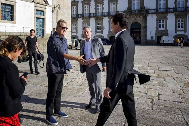 Rui Moreira, Presidente da Câmara do Porto, cumprimenta Mario Testino