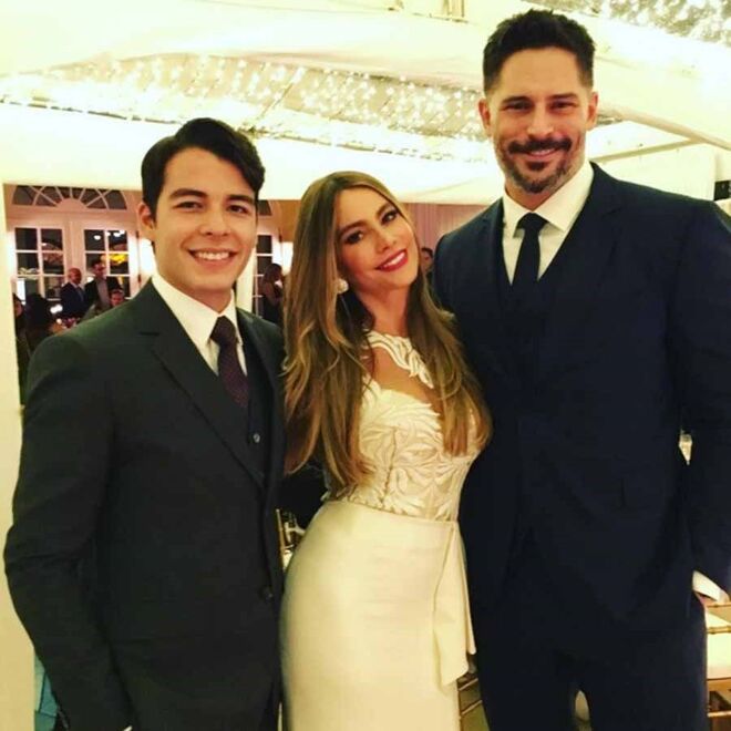 Sofía Vergara com o filho e o marido