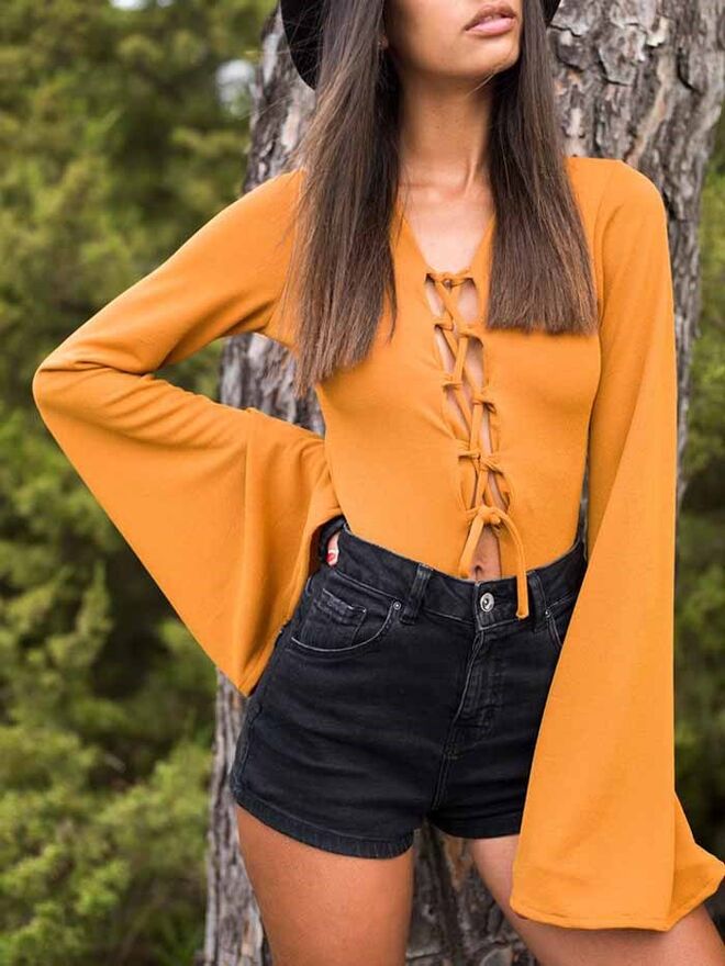 Jurêrê (preço sob consulta), em www.facebook.com/JurereClothing 