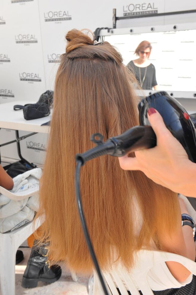 1. No restante do cabelo aplicar um pouco de Shower Shine.