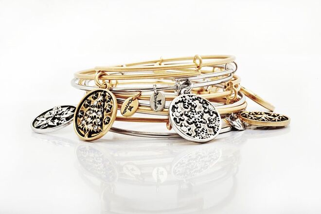 CHRYSALIS Wonderland Collection, €29