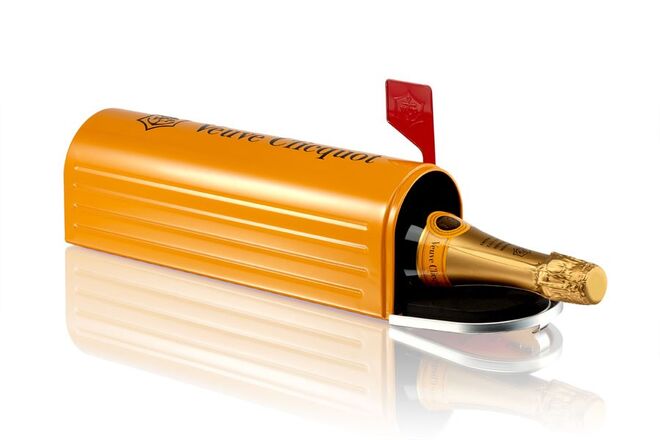 VEUVE CLICQUOT MAILBOX, €46,90