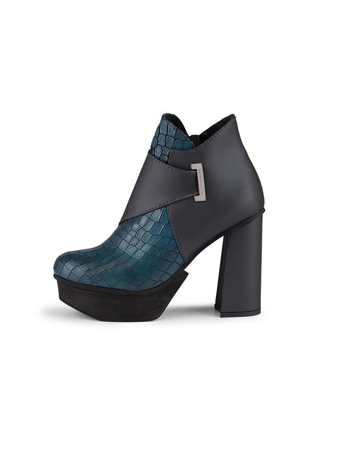 Daniela Catraia, €236