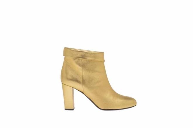 QUARENTAS | Botas em pele, €495, Philosophy 