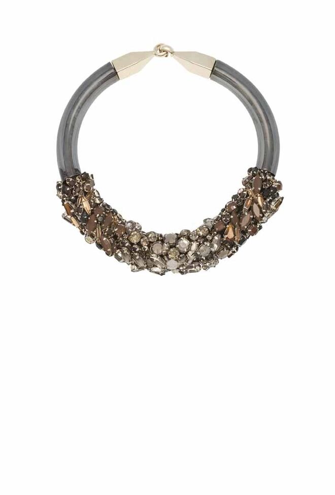 VINTES | Colar em acrílico, €510, Marni