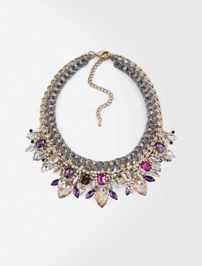 Colar em metal com veludo e cristais, €135, Marina Rinaldi