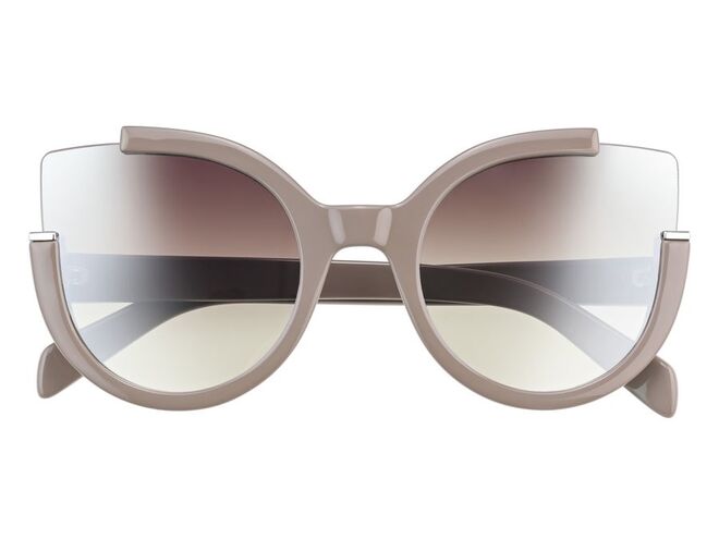 Óculos de sol com armação em acetato, €135, Marc by Marc Jacobs