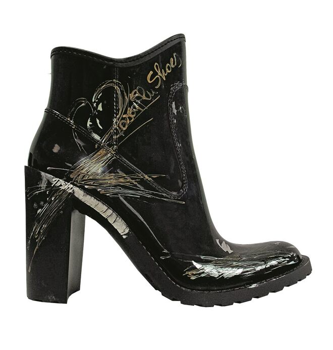 Botins em pele, €95, Tosca Blu