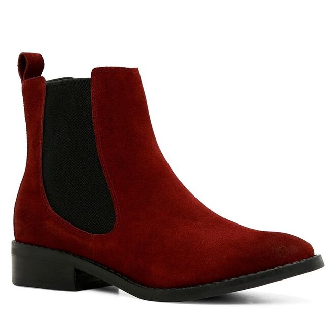 Botins em camurça, €89,95, Aldo