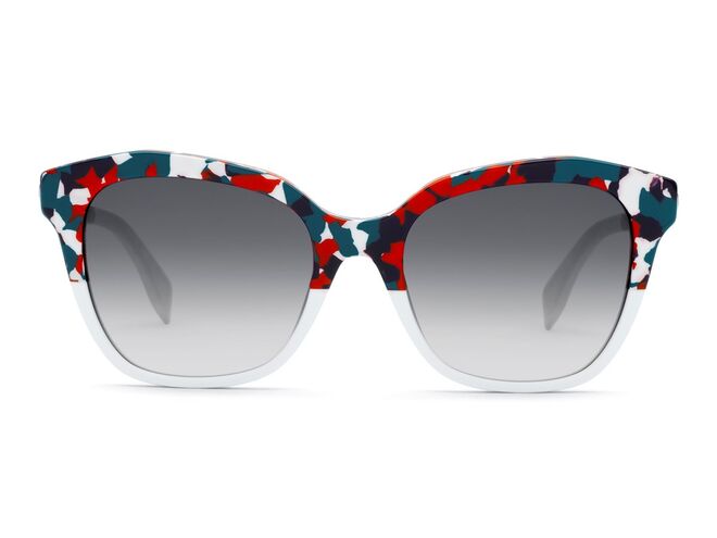 Óculos de sol com armação em acetato, €304,90, Fendi, na GrandOptical