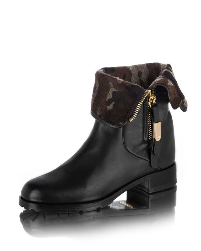 Botins em pele, €392, Luís Onofre