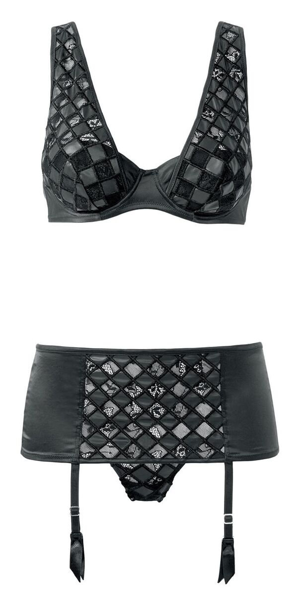 Soutien, €39,90, cinta de ligas, €29,90, e cuecas, €19,90, em cetim e renda, Intimissimi