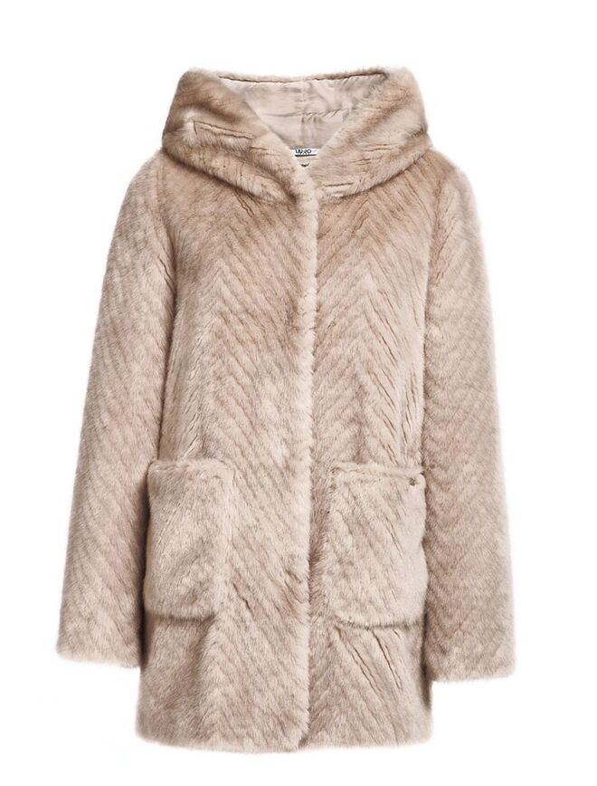 Casaco em pelo, €329, Liu Jo