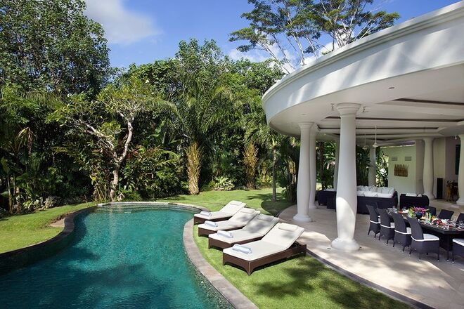 Vivenda em Canggu, Bali | €1550/noite, 14 pessoas