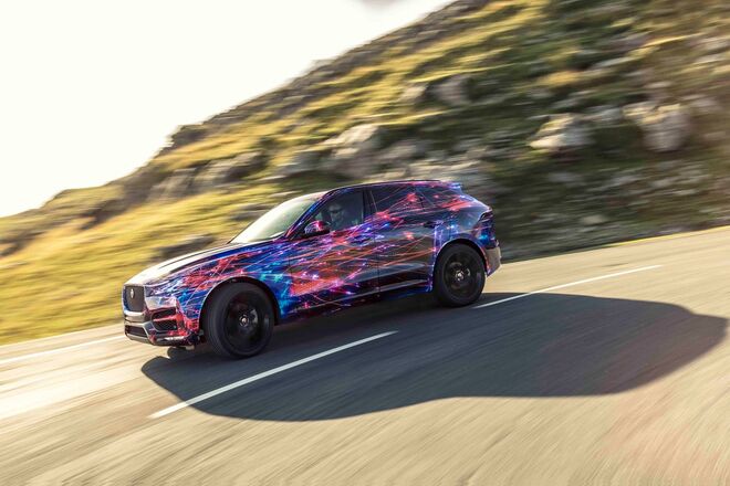 JAGUAR FPACE DYNAMIC. Agilidade reforçada por tecnologias inspiradas no F-TYPE, incluindo o Torque Vectoring