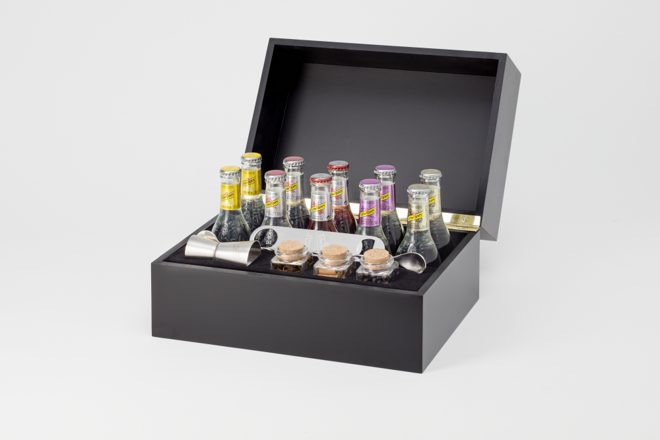 Premium Mixer Box, Schweppes, €30