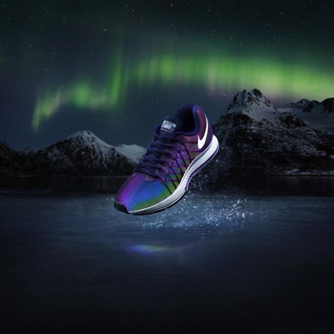 A coleção de calçado Nike Flash Pack — do andar natural dos Nike Free 5.0 Flash ao amortecimento dinâmico dos Nike Air Zoom Structure 19 Flash— oferece resistência à agua e refletividade a 36