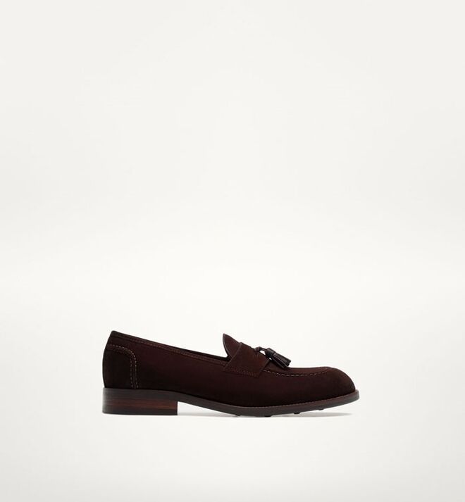 Mocassins em camurça, €89,95, Massimo Dutti