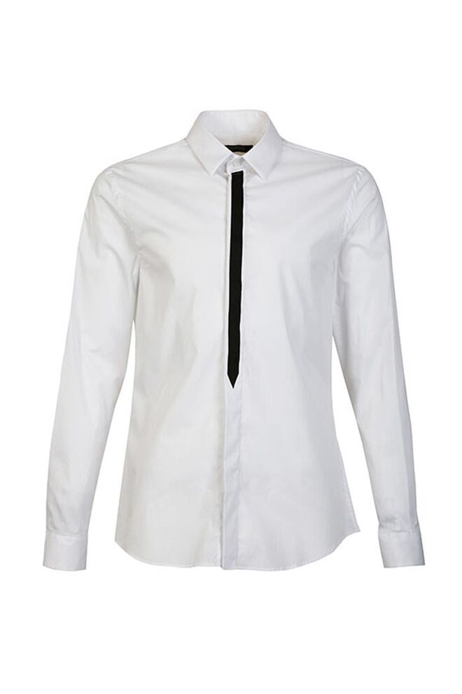 Camisa em algodão, €99, Guess 