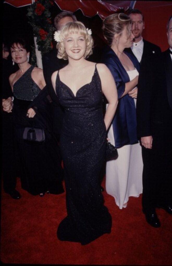 10. Quando o seu cão Flossy (que recebeu aos 19 anos) morreu, decidiu espalhar as cinzas na casa de Ghandi, em Nova Delí (Índia).