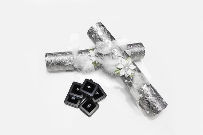 Crackers de Natal que trazem dentro diamantes, €1,422,000