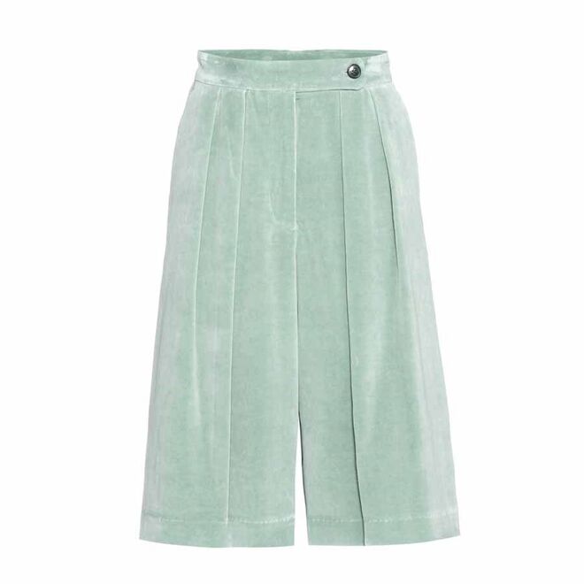 Culottes em veludo, €610, Dries Van Noten