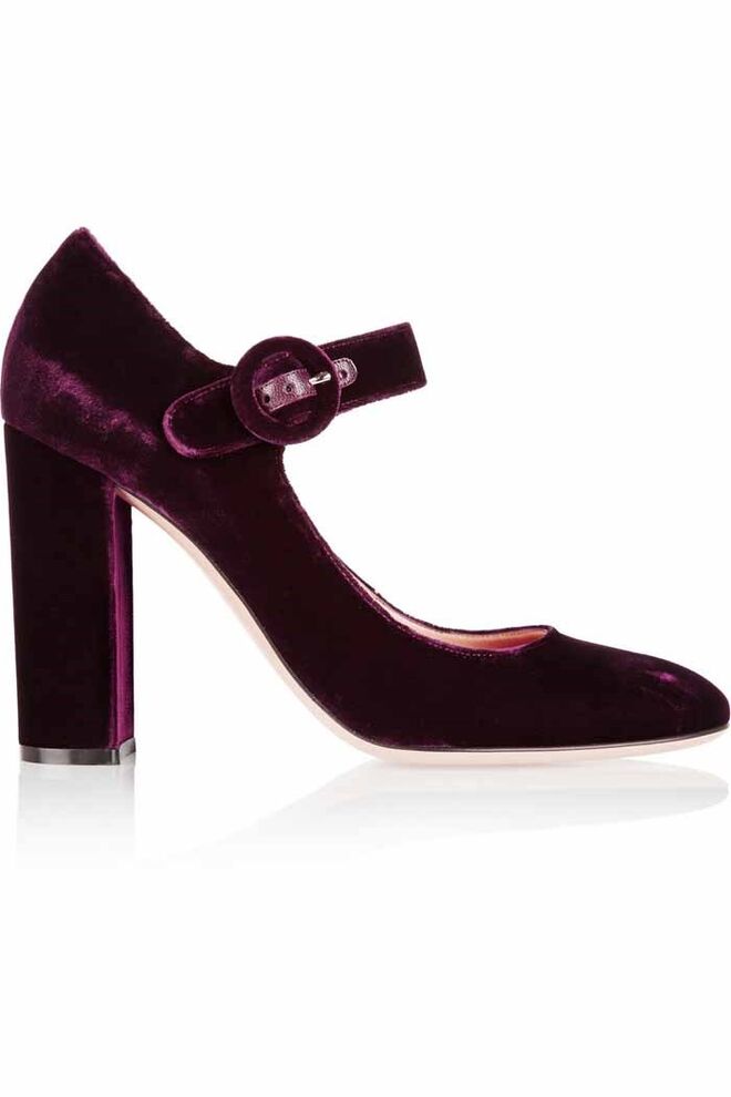 Sapatos Mary Jane em veludo, €525, Gianvito Rossi
