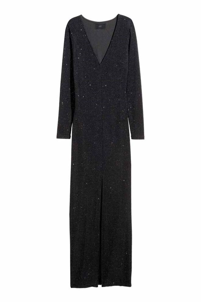 PARA SILHUETA ALTA E MAGRA | Vestido em poliéster, €49,99, H&M