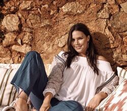 Candice Huffine para Violeta by MANGO