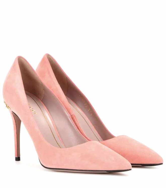 FILIPA GOMES | Sapatos em camurça, €495, Gucci