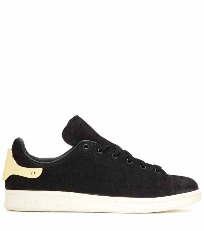 LUÍSA BEIRÃO | Ténis em camurça, €160, Adidas