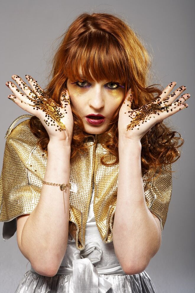 FLORENCE & THE MACHINE: Artista Solo Britânica | Álbum Britânico do Ano - How Big, How Blue, How Beautiful