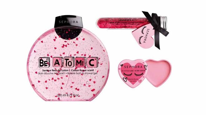 Efervescência amorosa | É o que se obtém com a linha de banho de edição limitada Be Atomic que a Sephora preparou para o Dia dos Namorados. O resultado é um corpo acariciado por cuidados, a atração da suavidade e o apelo às carícias e ao amor. A coleção inclui confettis perfumados, hidratante de corpo e espuma de banho, entre outros produtos. A partir de €3,95.