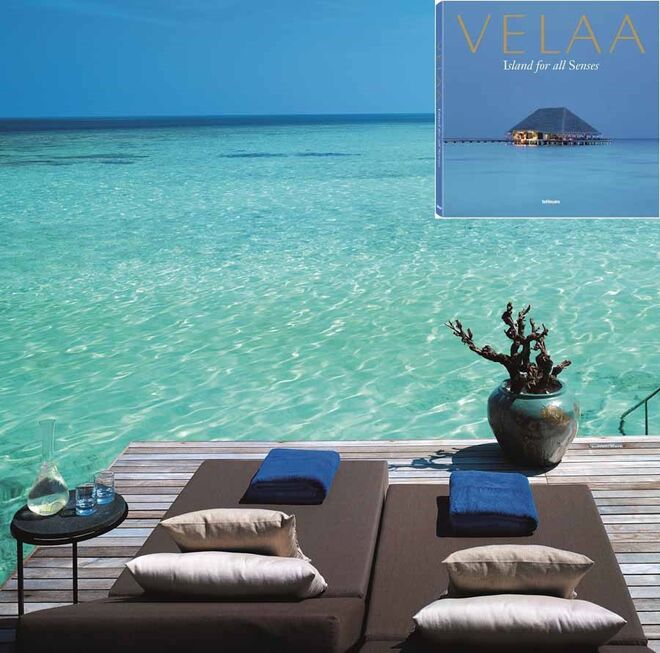 Retiro a dois | Poucos locais no mundo se comparam à ilha privada Velaa, situada nas Maldivas. Com fotografias de cortar a respiração, este novo livro/guia da teNeues ajuda-nos a embarcar numa viagem até ao paraíso. É mais uma sugestão de lua-de-mel a juntar àquelas que lhe damos no suplemento de casamentos, disponível com a edição de fevereiro. | Velaa, Island For All Senses, teNeues, €49,90