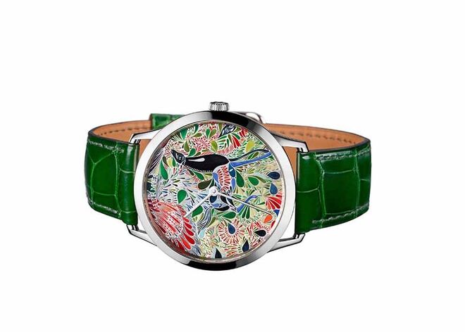 Exuberância tropical | No México, a vivacidade das cores é uma constante, particularmente nas formas de arte locais. O relógio Slim Mille Fleurs du Mexique, da Hermès, limitado a seis peças numeradas, foi buscar um padrão desenhado num lenço de seda pela designer Laetitia Bianchi e transferiu-o para o seu mostrador madrepérola, destacando a arte da pintura em miniatura. | Preço sob consulta