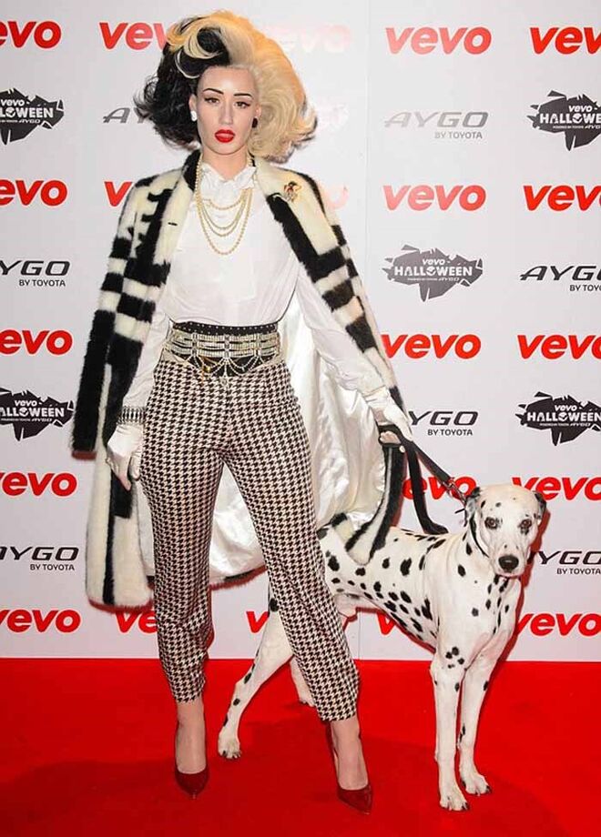 Cruella de Vil de "Os 101 Dálmatas" (Iggy Azalea)
