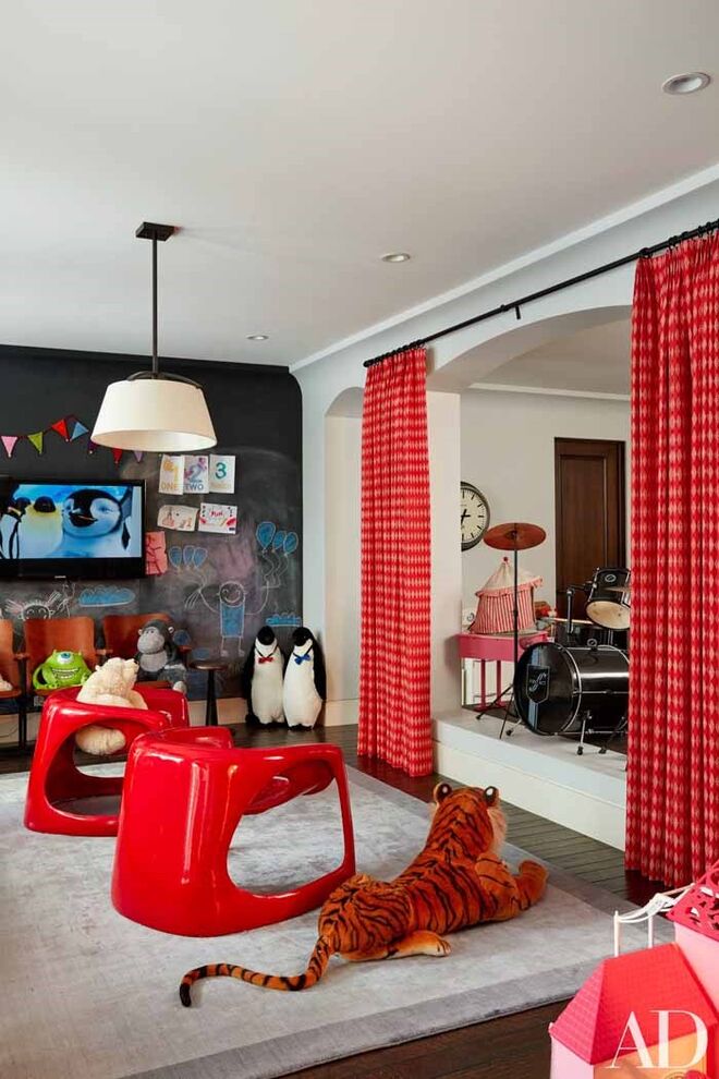 Kourtney | Quarto dos brinquedos