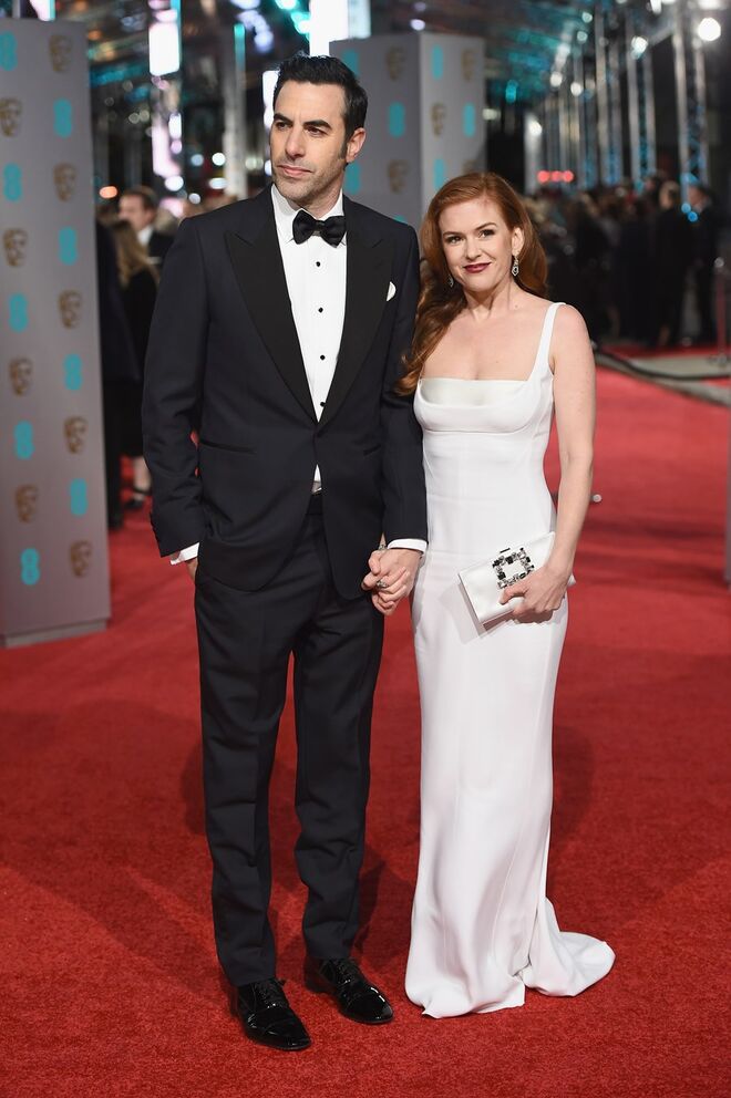 Sacha Baron Cohen e Isla Fisher, em Stella McCartney