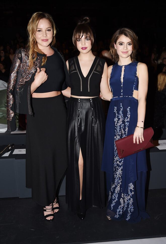 BCBGMAXAZRIA | Abbie Cornish, Bailee Madison e Sami Gayle
