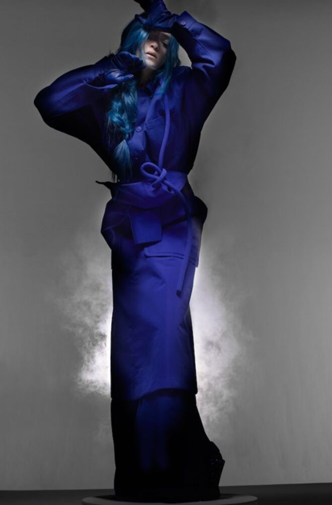 Maria Carla Boscono - Preguiça, vestida por John Galiano