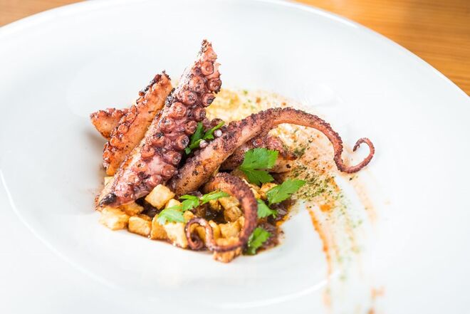 Polvo Assado em Vinho de Cheiro e Batata