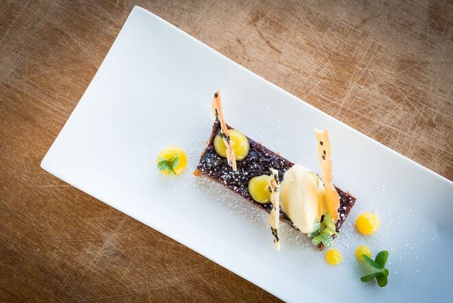 Pudim de Feijão com Sorbet de Maracujá