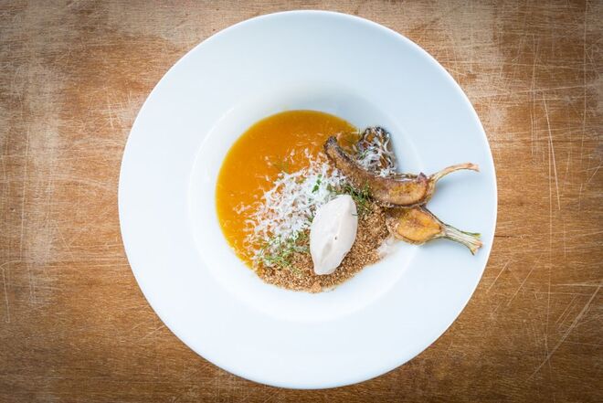 Sopa Dourada, Ilha e Banana