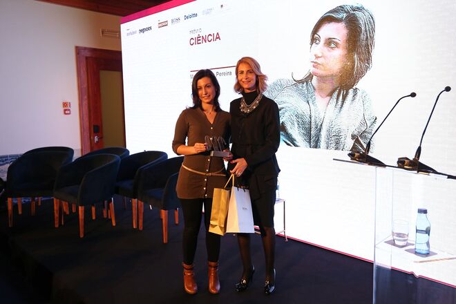 Maria Nunes Pereira e Fernanda Soares 