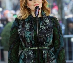 Adele veste Burberry na Tour 2016
